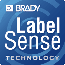 Etykieta LabelSense firmy Brady wskazująca na użycie inteligentnej technologii LabelSense.