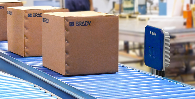 Czytnik IRX200 na przenośniku taśmowym